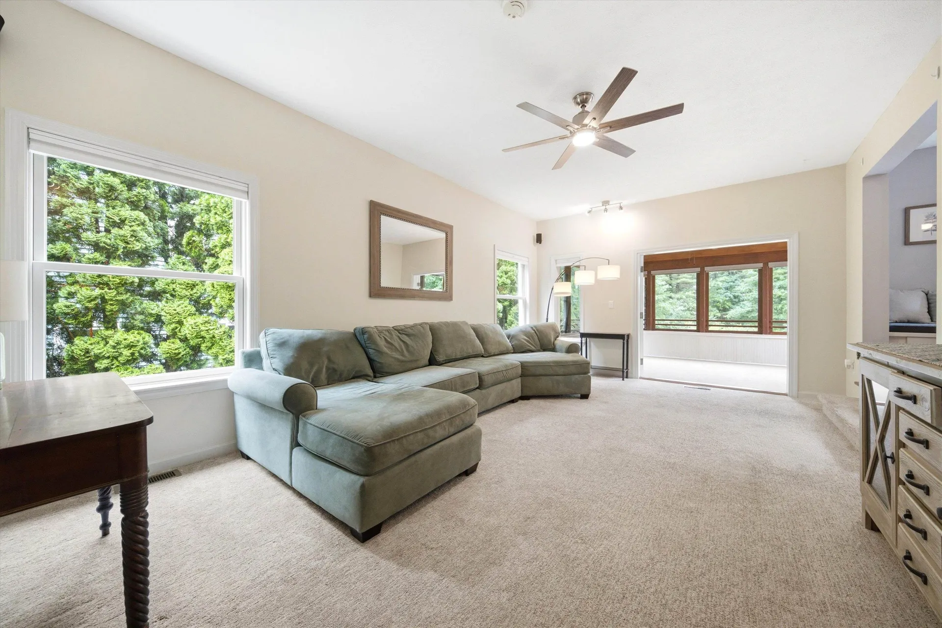 11 Hammar Road Nashua NH 03062