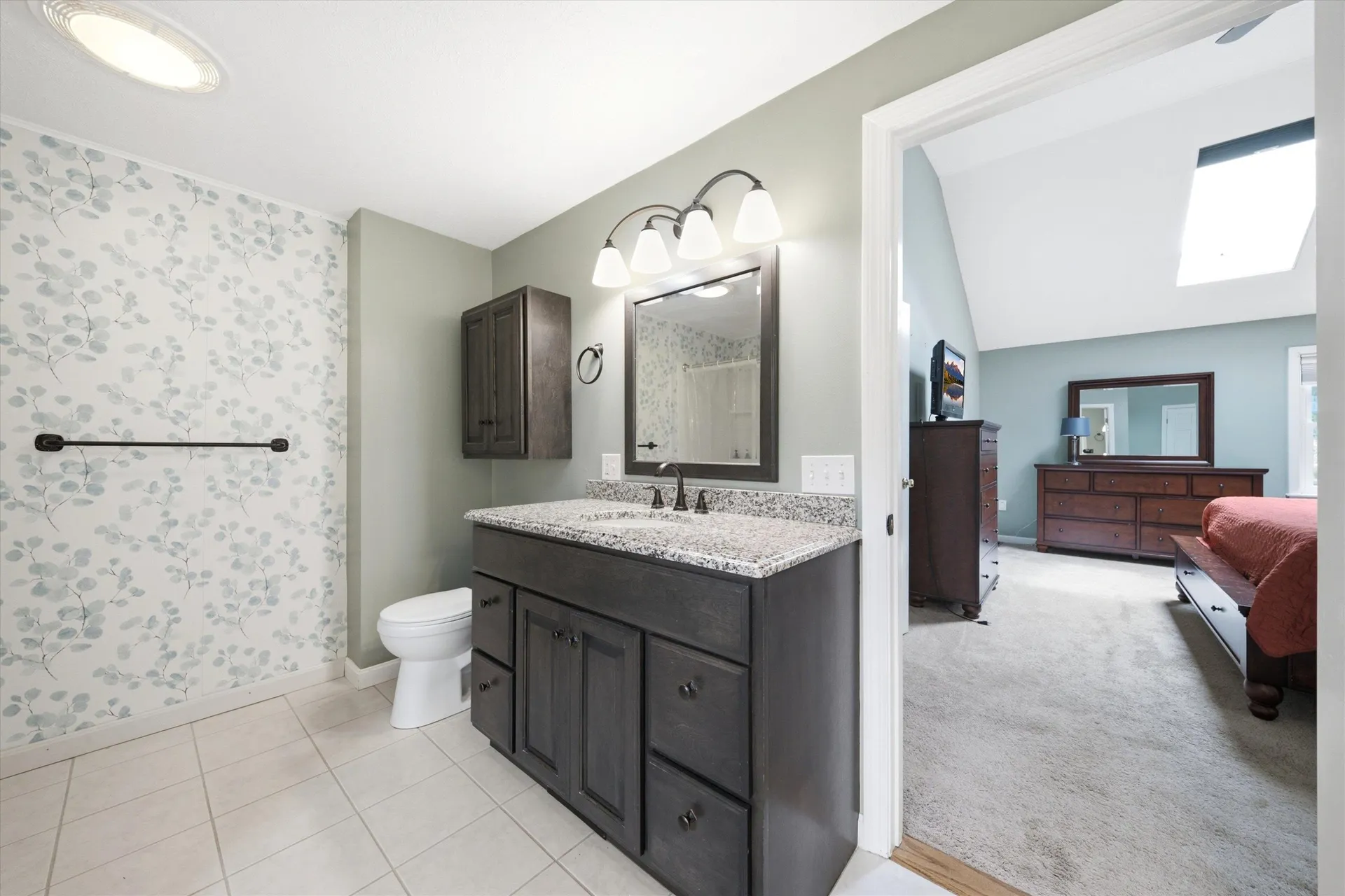 11 Hammar Road Nashua NH 03062