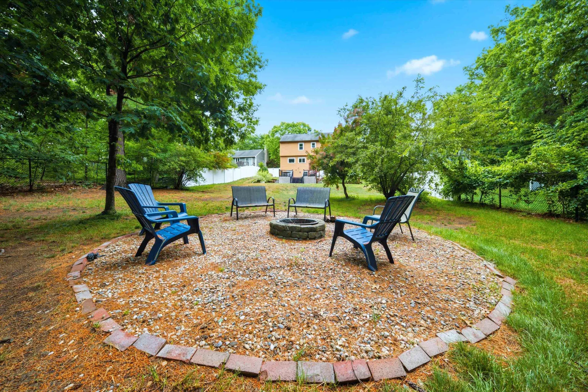 11 Hammar Road Nashua NH 03062