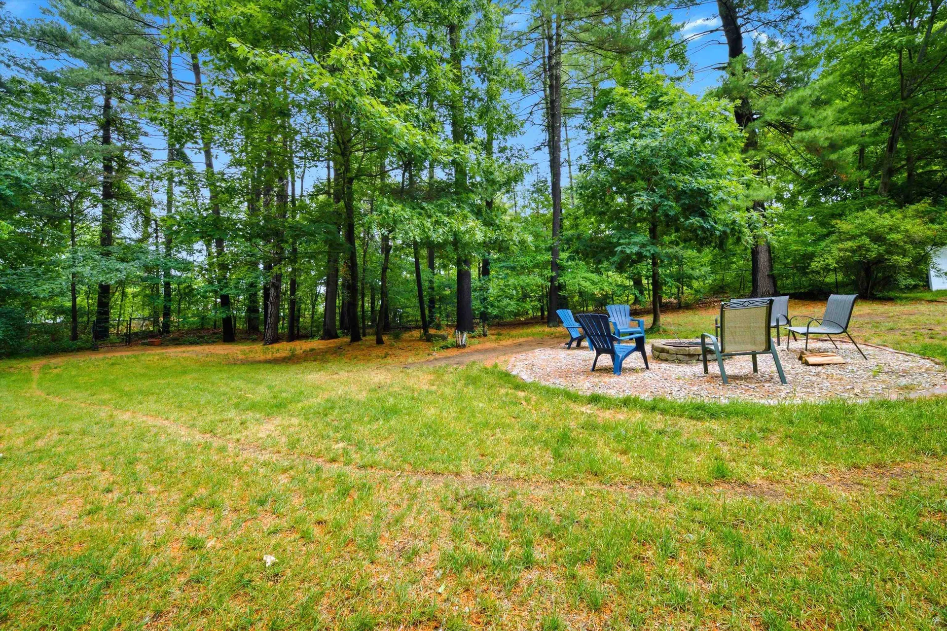 11 Hammar Road Nashua NH 03062
