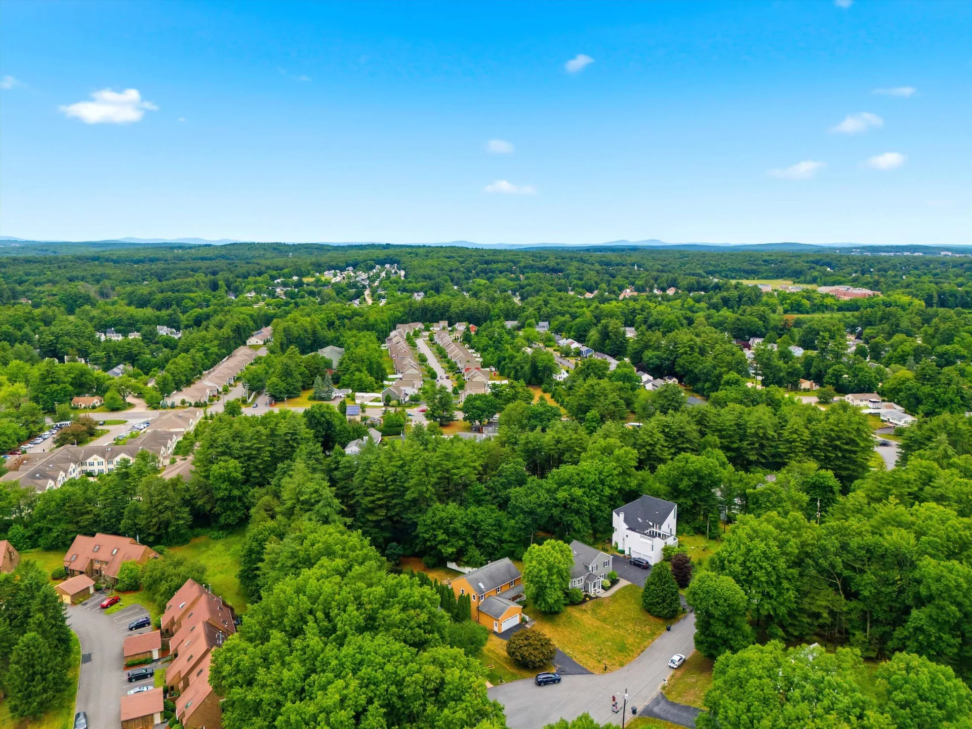 11 Hammar Road Nashua NH 03062