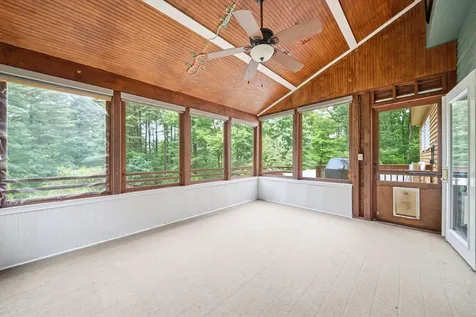 11 Hammar Road Nashua NH 03062
