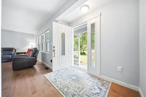 11 Hammar Road Nashua NH 03062