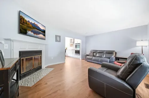 11 Hammar Road Nashua NH 03062