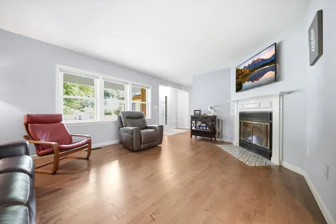 11 Hammar Road Nashua NH 03062