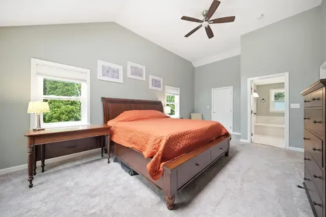 11 Hammar Road Nashua NH 03062