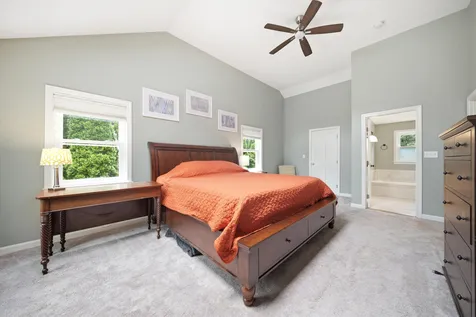 11 Hammar Road Nashua NH 03062