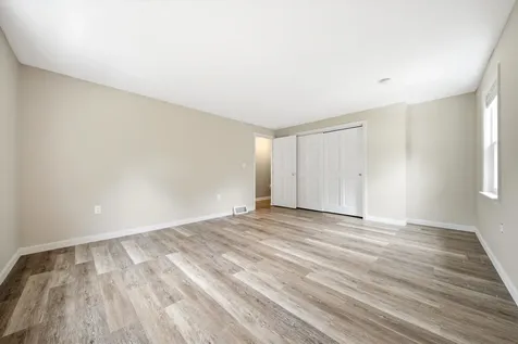 11 Hammar Road Nashua NH 03062