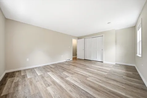 11 Hammar Road Nashua NH 03062