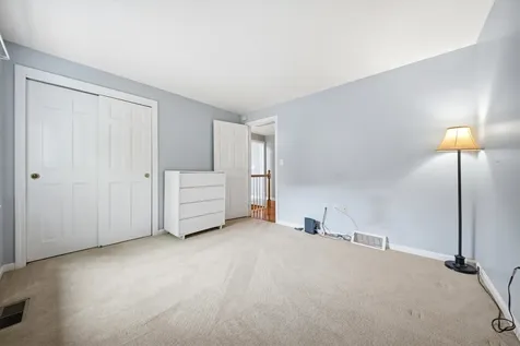11 Hammar Road Nashua NH 03062