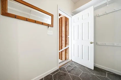 11 Hammar Road Nashua NH 03062