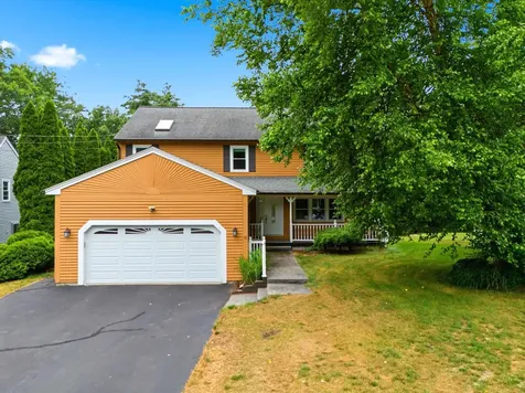 11 Hammar Road Nashua NH 03062