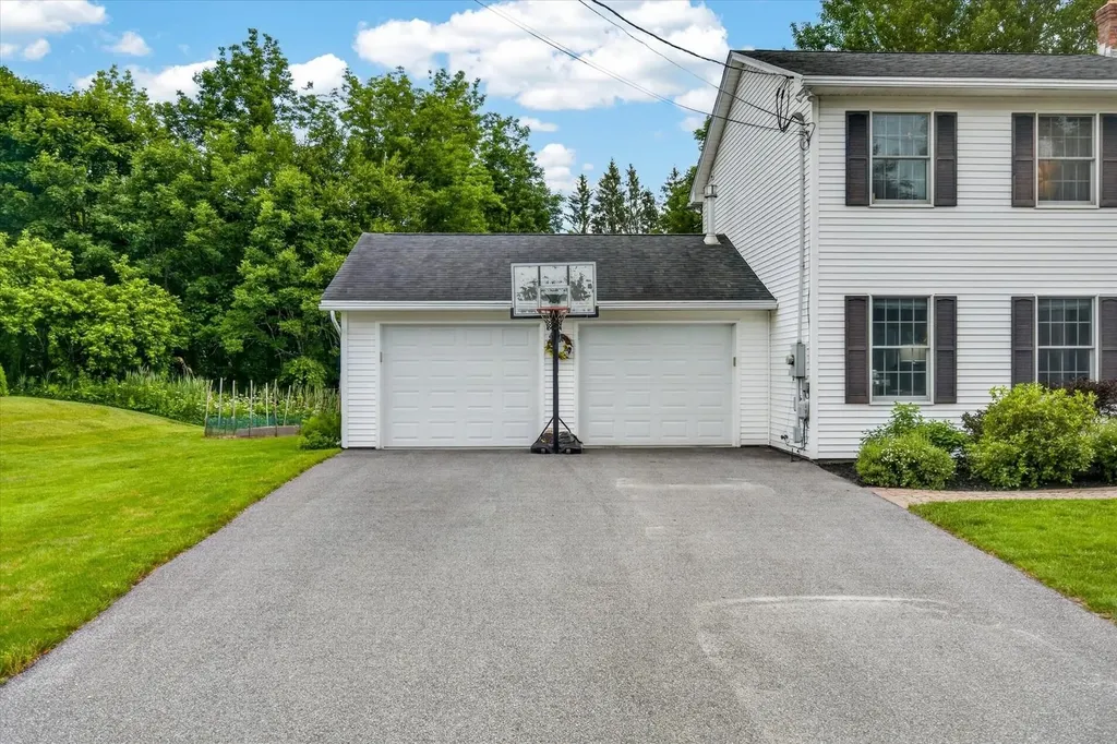 12 Moon Brook Drive Rutland City VT 05701