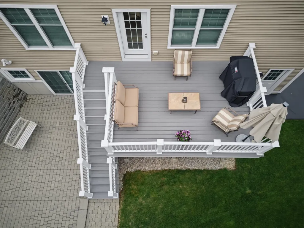33 Chisholm Farm Drive Stratham NH 03885
