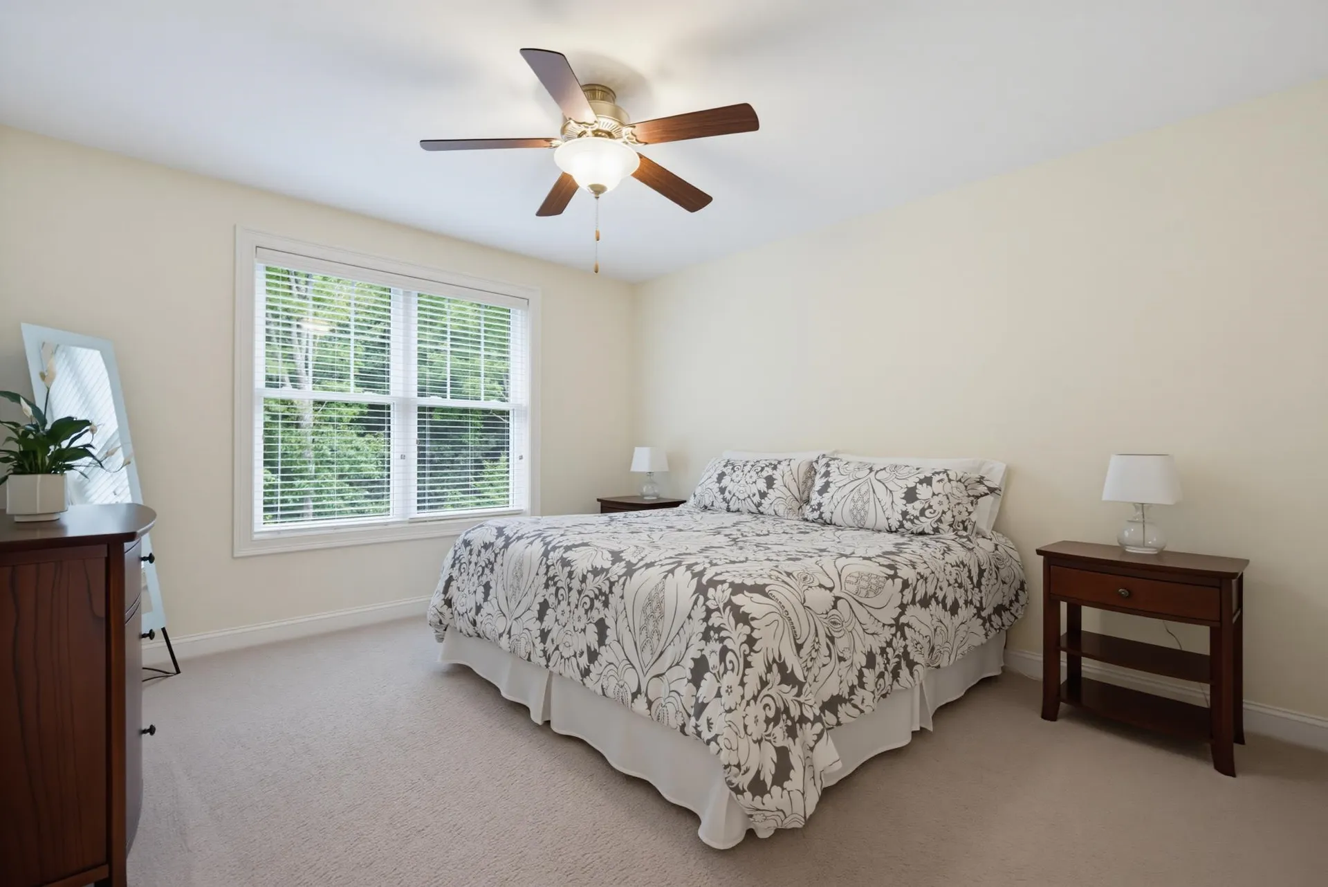 33 Chisholm Farm Drive Stratham NH 03885