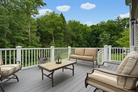 33 Chisholm Farm Drive Stratham NH 03885