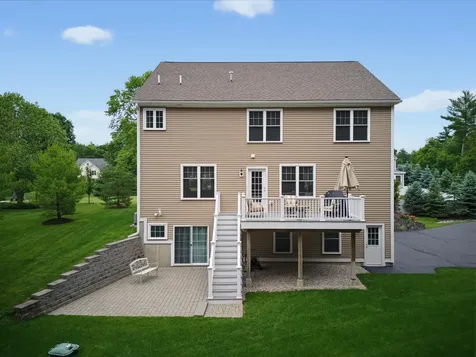 33 Chisholm Farm Drive Stratham NH 03885