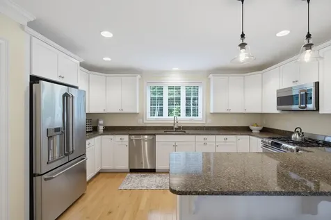 33 Chisholm Farm Drive Stratham NH 03885