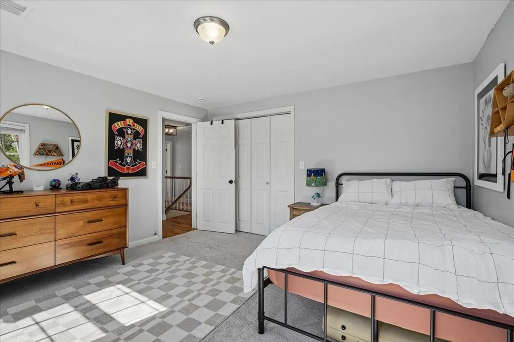 18 Hawk Drive Bedford NH 03110