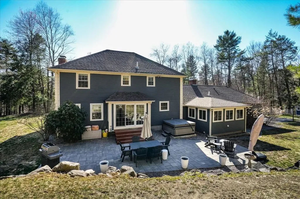 18 Hawk Drive Bedford NH 03110