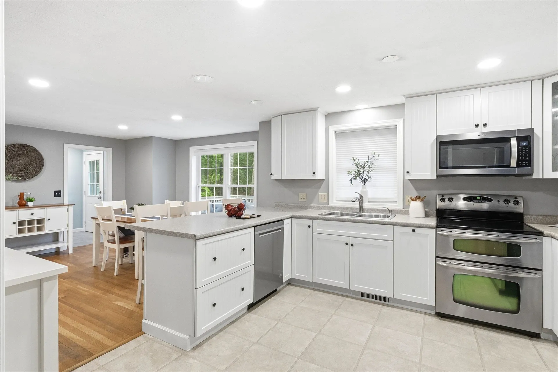 1 Cricket Hill Drive Amherst NH 03031