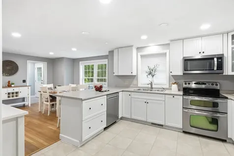1 Cricket Hill Drive Amherst NH 03031