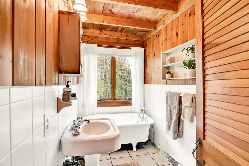 759 1st Crown Point Road Strafford NH 03884