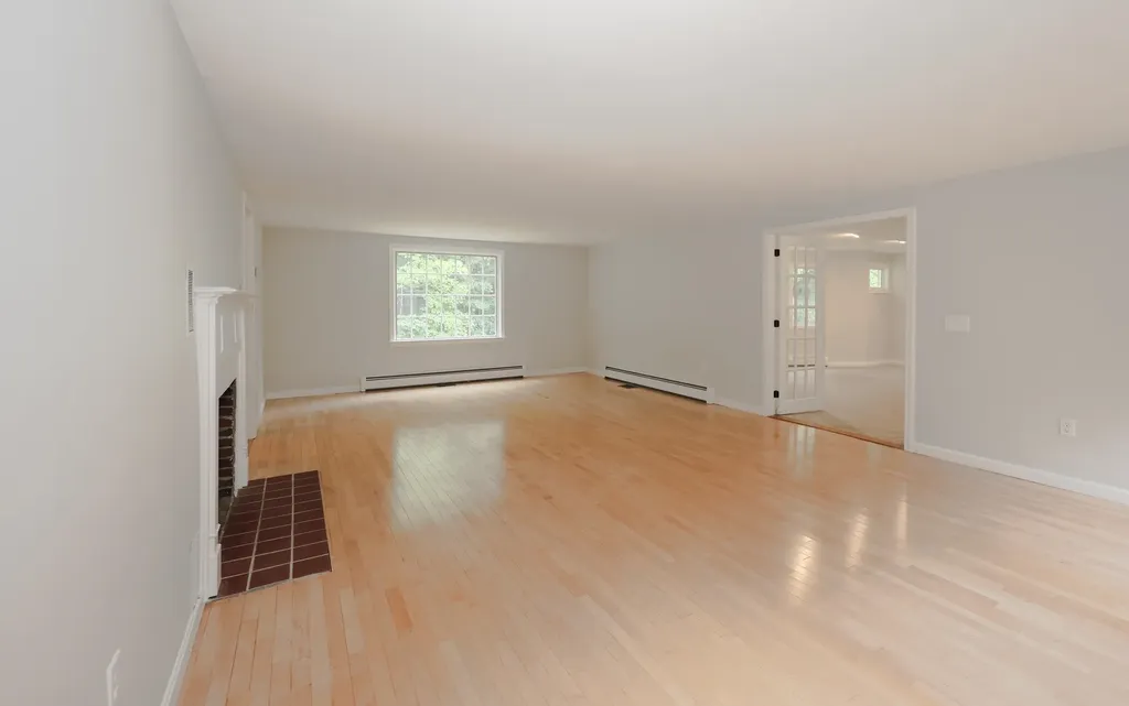 20 Wheaton Drive Pelham NH 03076