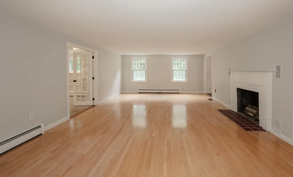 20 Wheaton Drive Pelham NH 03076