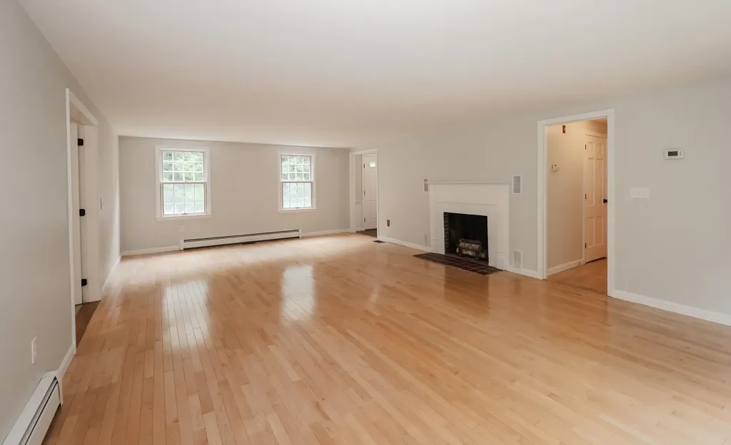 20 Wheaton Drive Pelham NH 03076