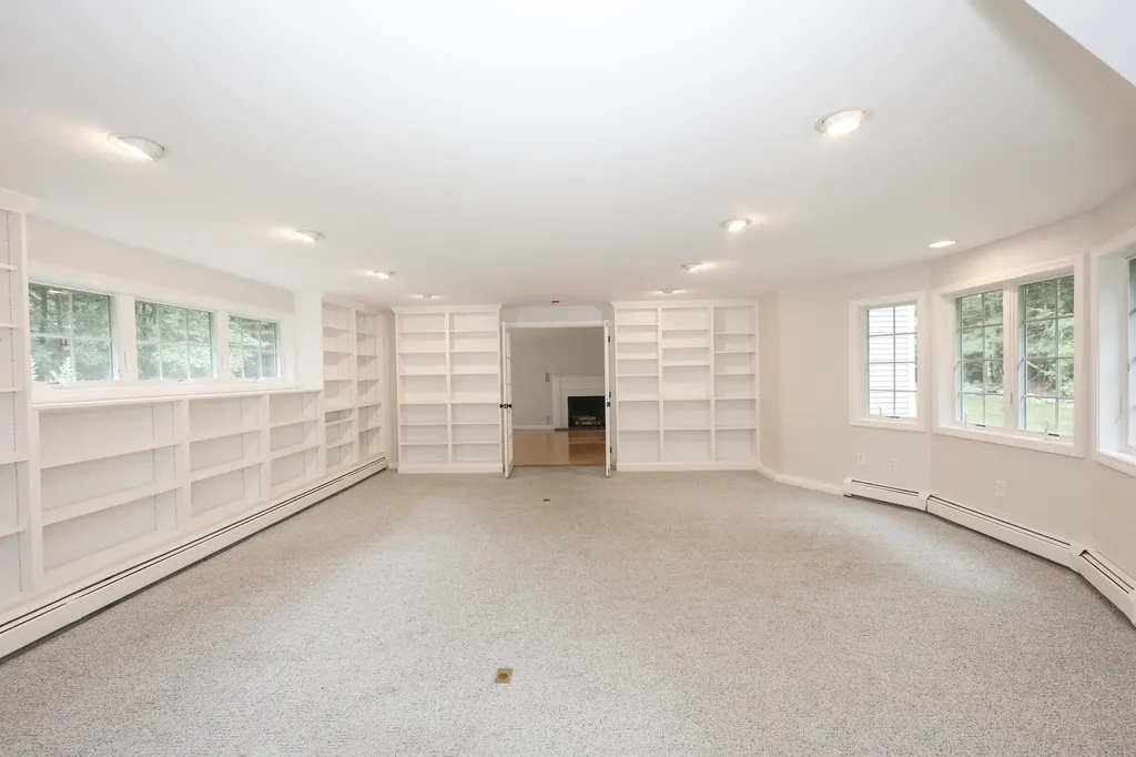 20 Wheaton Drive Pelham NH 03076