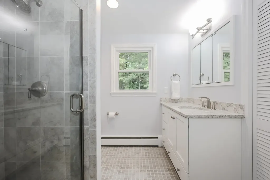 20 Wheaton Drive Pelham NH 03076