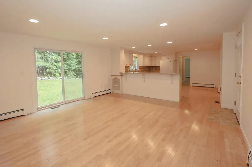 20 Wheaton Drive Pelham NH 03076