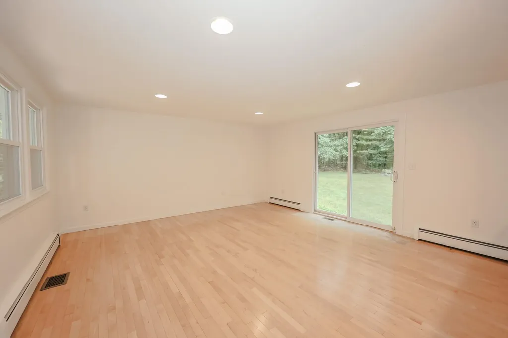20 Wheaton Drive Pelham NH 03076