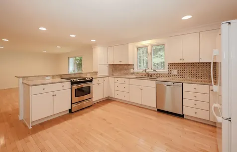 20 Wheaton Drive Pelham NH 03076