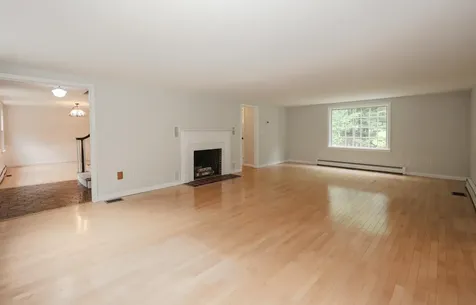 20 Wheaton Drive Pelham NH 03076