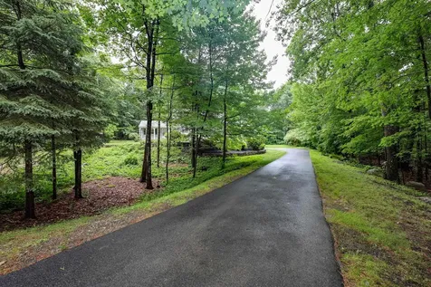 20 Wheaton Drive Pelham NH 03076