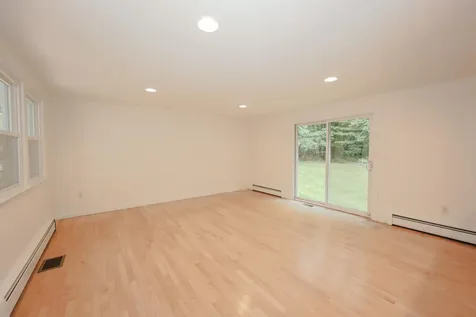 20 Wheaton Drive Pelham NH 03076