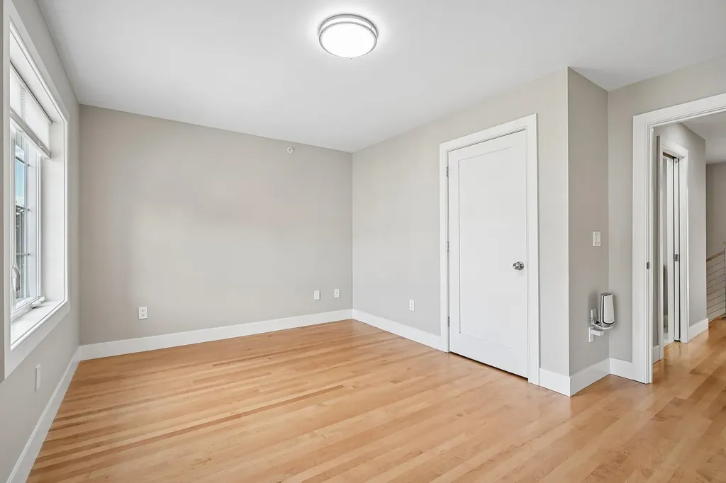 81 Riverwalk Way Manchester NH 03101