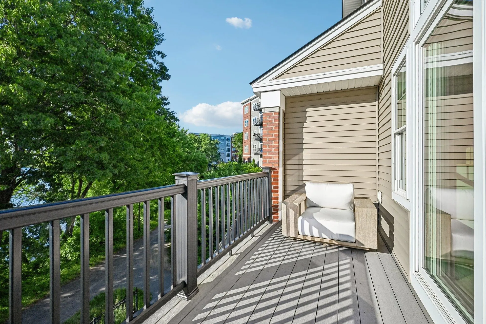 81 Riverwalk Way Manchester NH 03101
