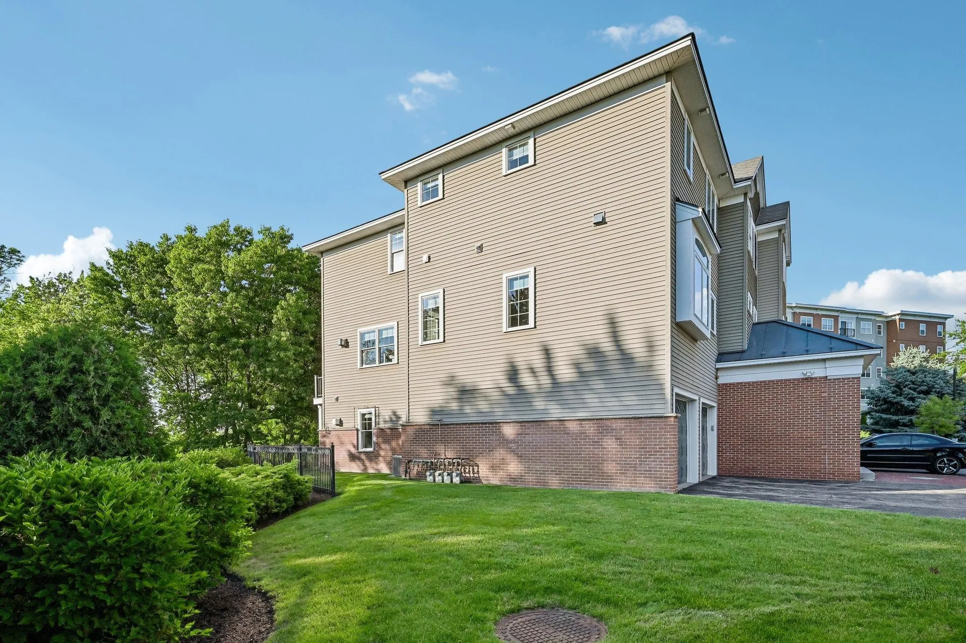 81 Riverwalk Way Manchester NH 03101