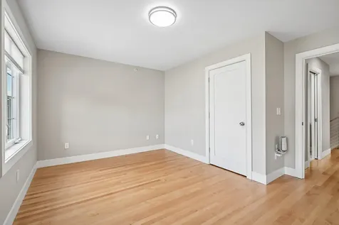 81 Riverwalk Way Manchester NH 03101