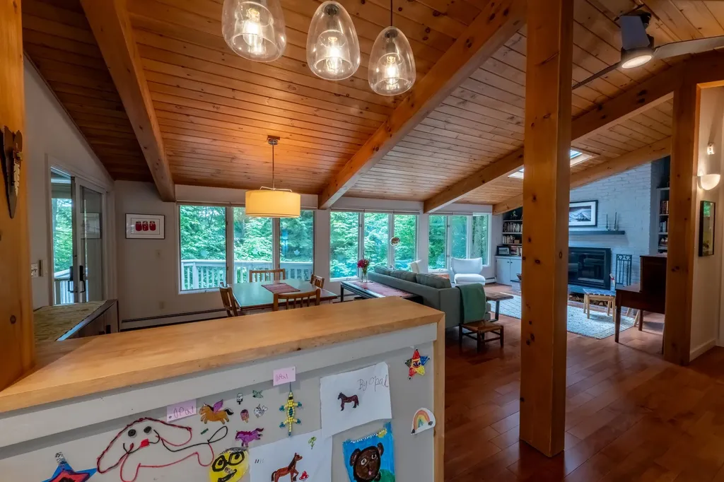 477 Morgan Road Hartford VT 05059