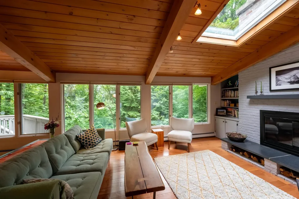 477 Morgan Road Hartford VT 05059
