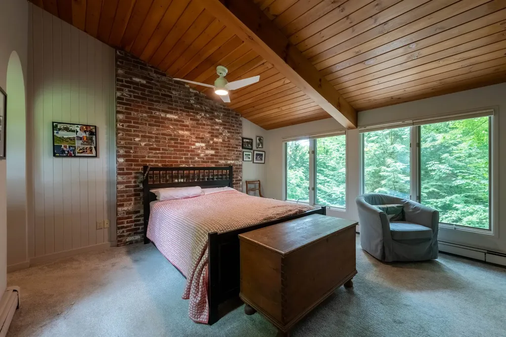 477 Morgan Road Hartford VT 05059