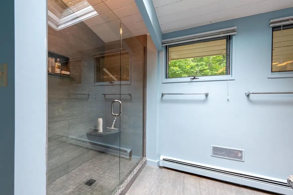 477 Morgan Road Hartford VT 05059