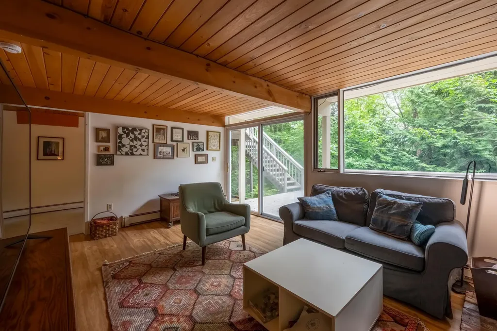 477 Morgan Road Hartford VT 05059