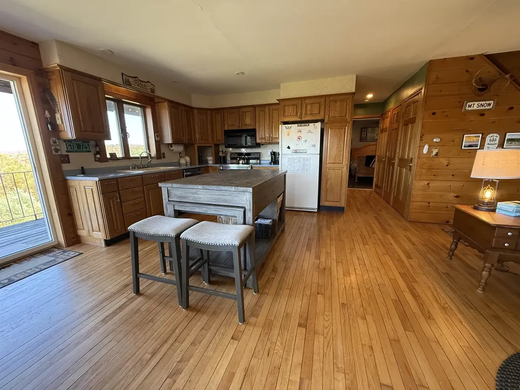 216 Ghastly Job Way Wilmington VT 05363