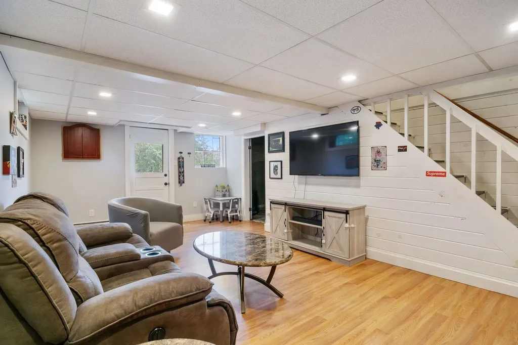 493 Laurel Street Manchester NH 03103