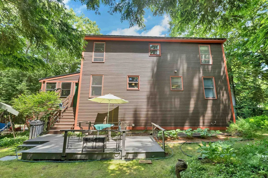 8 New London Drive Barnstead NH 03225